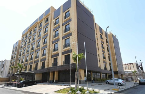 Sari Street Apartamento | Renee Suite