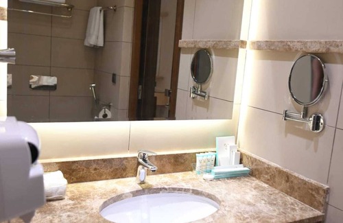 Sari Street Apartamento | Renee Suite