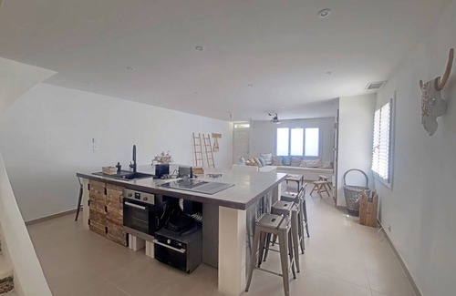 Saintes-Maries-de-la-Mer Casa | Casa de pueblo renovada, a 3 min de la playa, para 9 pers.