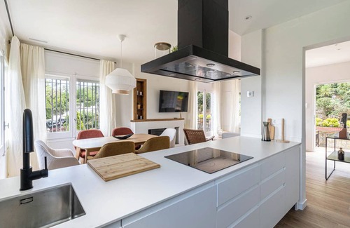 Sant Cugat del Valles Casa | Renovada en 2024 a 10 minutos de Barcelona