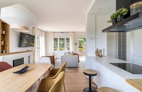 Sant Cugat del Valles Casa | Renovada en 2024 a 10 minutos de Barcelona