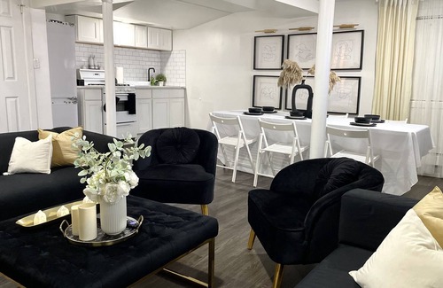 Southeast Yonkers Casa | Renovated 1 bedroom apartment 30 min train ride from manhattan