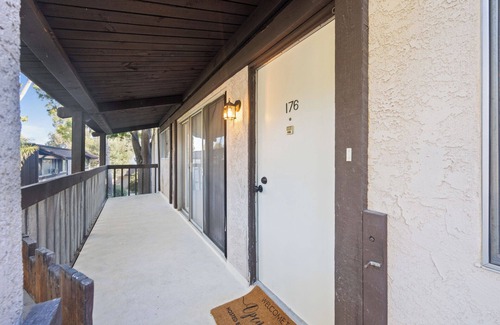 Northwest San Pedro Condominio | Renovated 1-Bedroom Condo with AC, Swimming Pool & Fitness Room in San Pedro!
