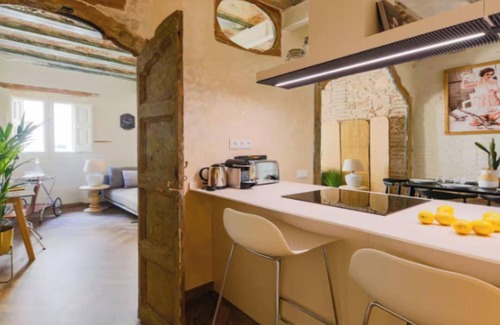 El Raval Apartamento | Renovated 19th-Century Gem in City Centre