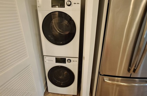 Overbrook Apartamento | Renovated, 1BR, Luxury Amenities, Nice Neighbors, Quiet Pets OK, AC, Essentials