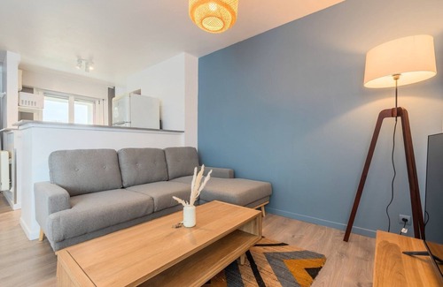 Saint-Maurice Pellevoisin Apartamento | Renovated 2-bedroom duplex near metro.