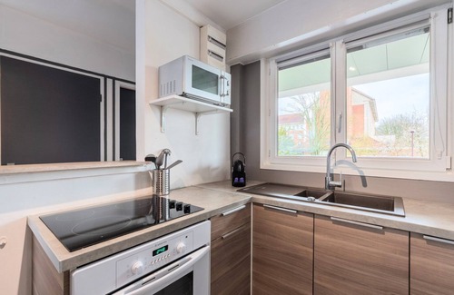 Saint-Maurice Pellevoisin Apartamento | Renovated 2-bedroom duplex near metro.