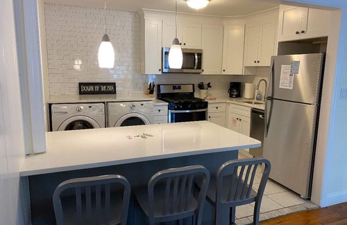 Cape May Cabaña | Renovado 2 dormitorios / 1. 5 baños cerca de la playa y la ciudad - ¡Disponible para 2020!