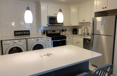 Cape May Cabaña | Renovado 2 dormitorios / 1. 5 baños cerca de la playa y la ciudad - ¡Disponible para 2020!