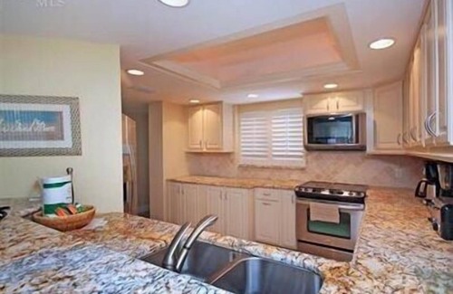 Sanibel Condominio | Recientemente renovado, 2 + BR + DEN / 2 baños condominio / Vista al Golfo, R202 GRANDES OPINIONES / Reloj de sol