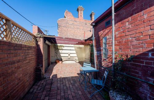 Princes Hill Casa | Renovated 2B 1B Victorian House in Princes Hill