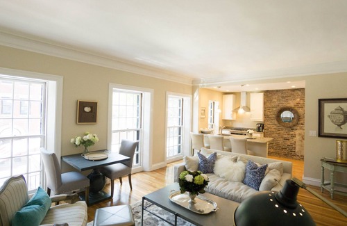 Beacon Hill Condominio | Renovado 2BR | 1. 5BA en Charles St