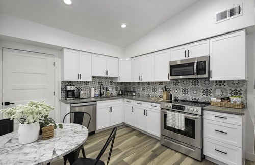 Ogden Apartamento | Renovated 2BR/1BA Flat Close to 25th Street Fun