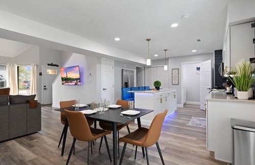 Morgantown Casa | Renovated 2BR/2.5BA Townhome 0.2 Mi to Stadium