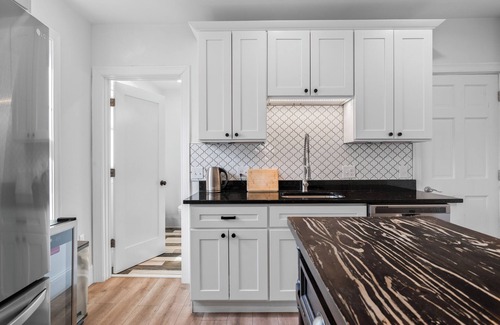 Roslindale Casa | Renovated 2nd-Floor Home |
