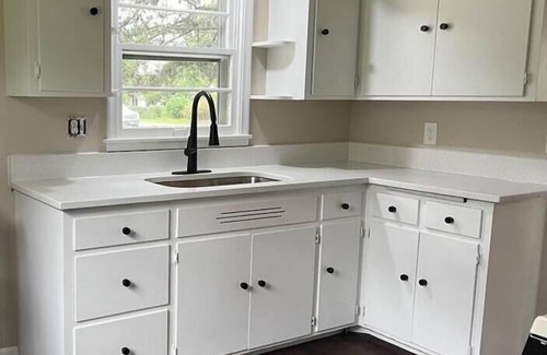 East Bloomington Casa | Renovated 3-bedroom house with granite and hardwood located near MOA and MSP