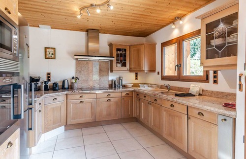 Morzine Apartamento | 3 habitaciones renovadas con terraza, chimenea, se admiten mascotas, parking y wifi en Morzine