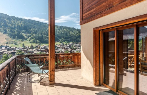 Morzine Apartamento | 3 habitaciones renovadas con terraza, chimenea, se admiten mascotas, parking y wifi en Morzine