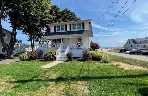 Old Lyme Casa | Renovated 3BR House Across from White Sand Beach, Old Lyme
