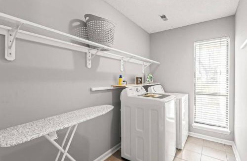 Wessex Square Casa | Renovated 3BR Retreat with Large Patio & Grill