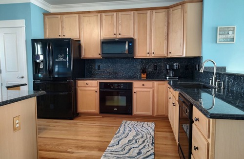 West Ocean City Casa | Renovated 4 Bedroom Townhome West OC Pool Sleeps 10