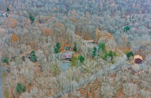 McHenry Casa | Renovated*5 Minutes to Wisp*Fast Wi-Fi*Hot Tub