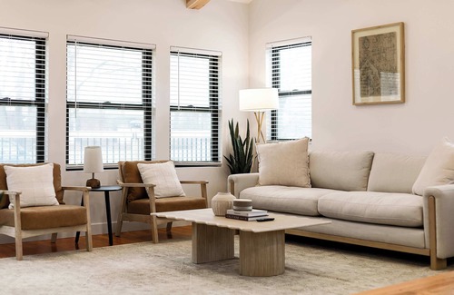 Southfield Casa | Renovated 7BR - Gym, Hot Tub, Sauna & Cold Plunge!