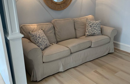 North Wildwood Apartamento | Renovated Adorable Beach Apartment! 2 Blocks from the Beach!