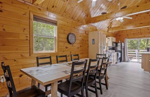 Alexandria Casa | Renovated Alexandria NH jacuzzi house~firepit! gameroom! dog friendly! fenced