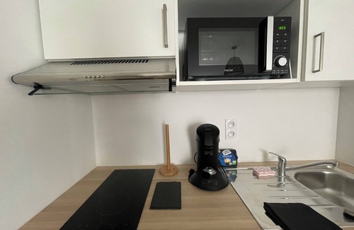 Le Brouilh-Monbert Apartamento | Renovated and furnished studio for rent!
