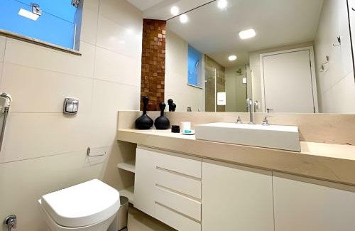 Leblon Apartamento | Renovado y encantador cerca de la playa de Leblon!