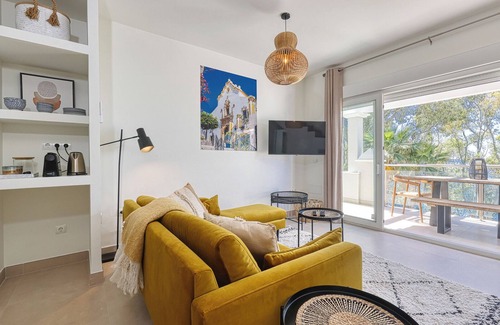 New Golden Mile Apartamento | Renovated apartment Amaryllis - with balcony and sea view