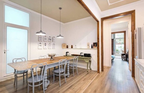 la Vila de Gracia Apartamento | Apartamento renovado y con 4 suites.