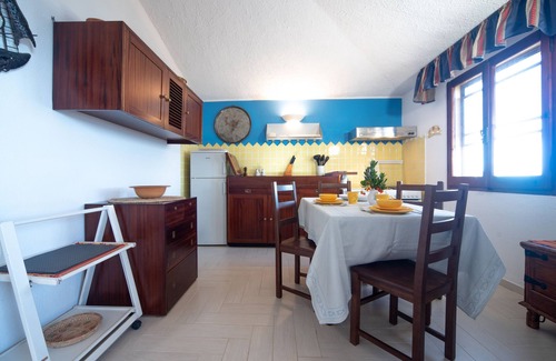 Costa Rei Apartamento | Apartamento reformado en Costa Rei con espléndidas vistas de la costa.