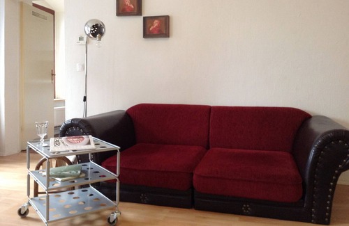 Mitte Apartamento | Apartamento renovado con nuevo cuarto de baño, cocina independiente y lavadora
