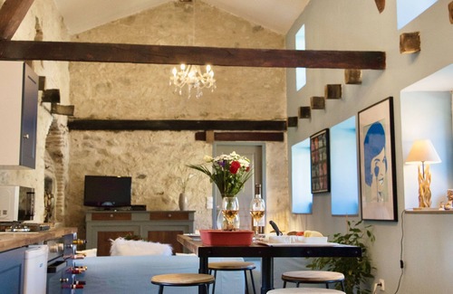 Azat-le-Riz Casa | Renovated barn, great for countryside walks, and bike rides