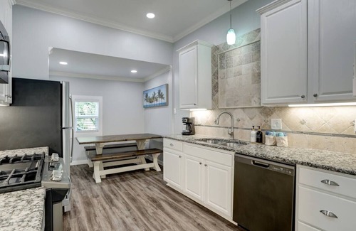 Galveston Casa | Renovated Beach Bungalow!