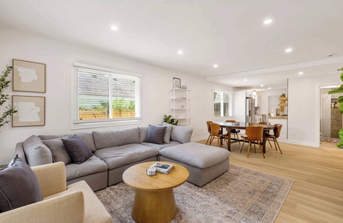Farmington Hills Casa | Renovated, Bright & Spacious Farmington Retreat!
