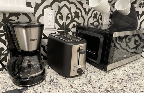 Forest Hills Apartamento | Renovated, Clean 1 bedroom in Forest Hills - A