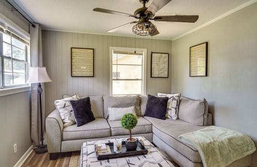 Clinton Cabaña | Renovated Clinton Cottage w/ Home Office!