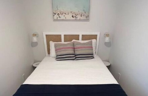 Wildwood Crest Cabaña | Renovated Coastal cottage, 2.5 blocks from beach!