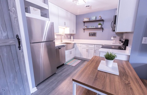 North Ocean City Condominio | Renovated Condo w/ Private Courtyard and Free WIFI