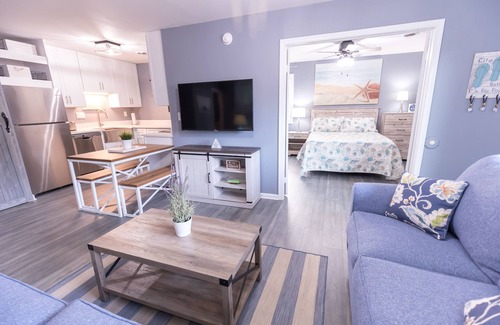 North Ocean City Condominio | Renovated Condo w/ Private Courtyard and Free WIFI