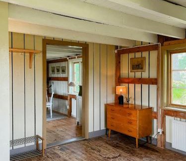 Alingsas Casa | Renovated Cottage By Lake Rydbos