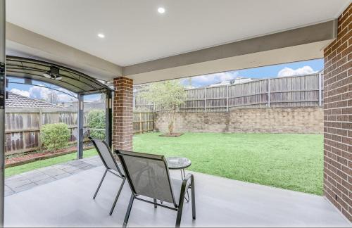 Glenmore Park Casa | Renovated Cozy Family house - Wi-Fi, Parking