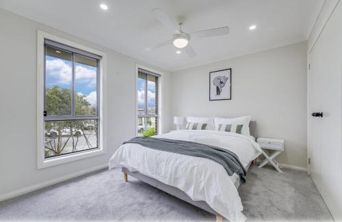 Glenmore Park Casa | Renovated Cozy Family house - Wi-Fi, Parking
