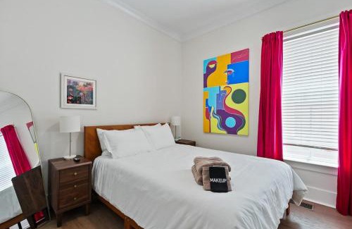 Dixon Park Casa | Renovated Dog Friendly Duplex Near Food & Fun Fully Fenced Yard and Private Parking