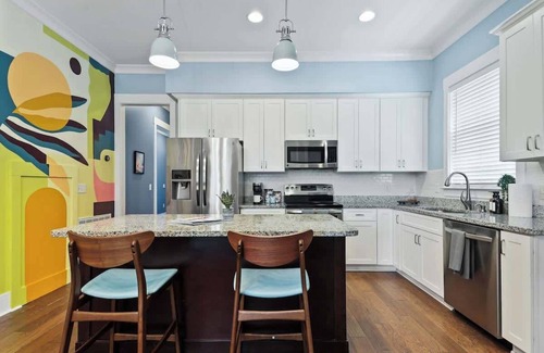 Eastside Casa | Renovated Dog Friendly Duplex Near Food & Fun! Fully Fenced Yard and Private Par