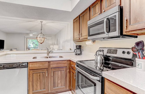 Amelia City Casa | Renovated dog-friendly townhome with new furnishings, resort pool & beach club