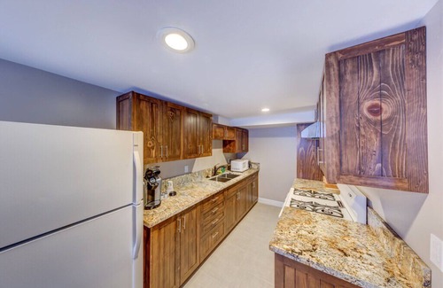 Julian Apartamento | Renovated double queen apartment on first floor
